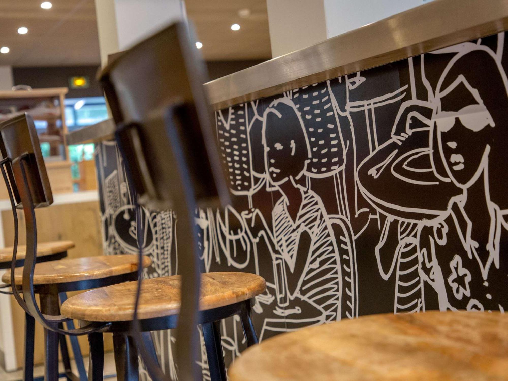 Ibis Brignoles Provence Verte Εξωτερικό φωτογραφία